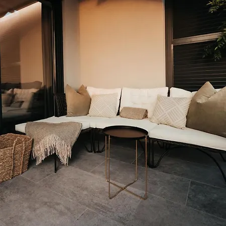 Black Diamond Apartman *