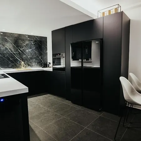 Black Diamond Apartman